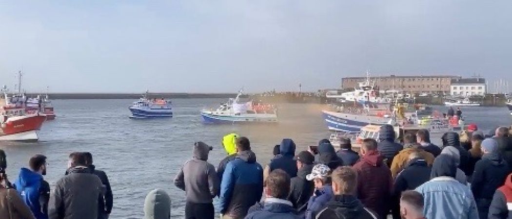 Brest : 400 pêcheurs en colère contre les directives européennes